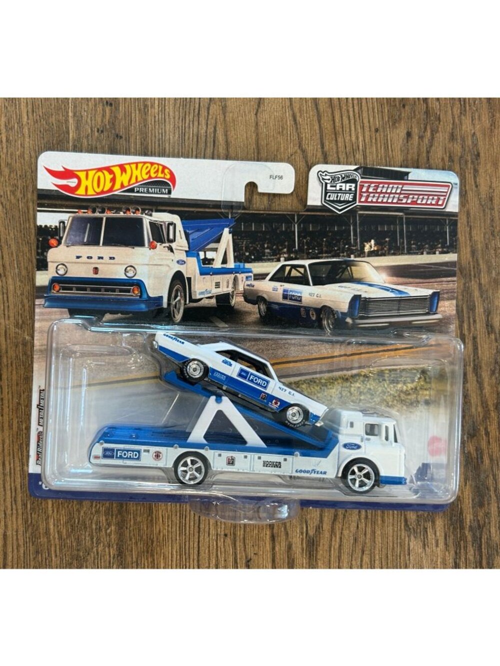 Hot Wheels Premium Team Transport Ford Galaxy R Code & Ford C-800 Metal/Metal